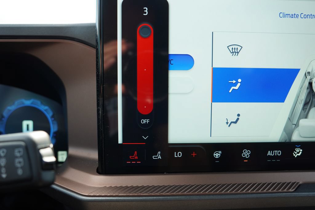 Certified 2025 Ford Bronco Sport Outer Banks w/ Outer Banks Tech Package+ AWD/4WD image 30