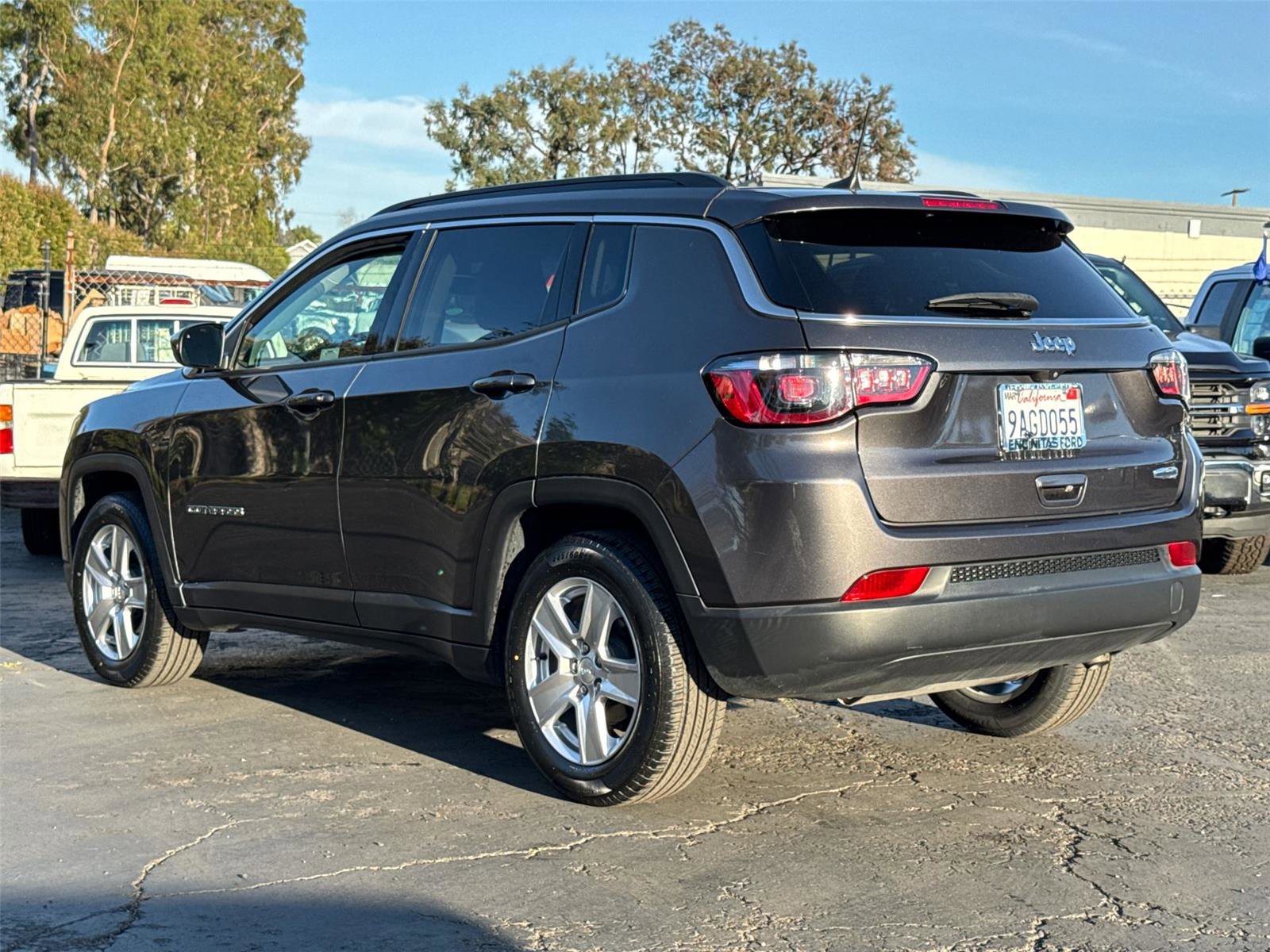 Used 2022 Jeep Compass Latitude image 10
