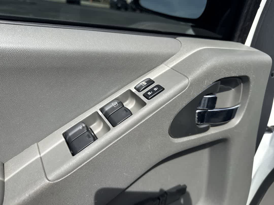 Used 2021 Nissan Frontier SV w/ Midnight Edition Floor Mats AWD/4WD image 13