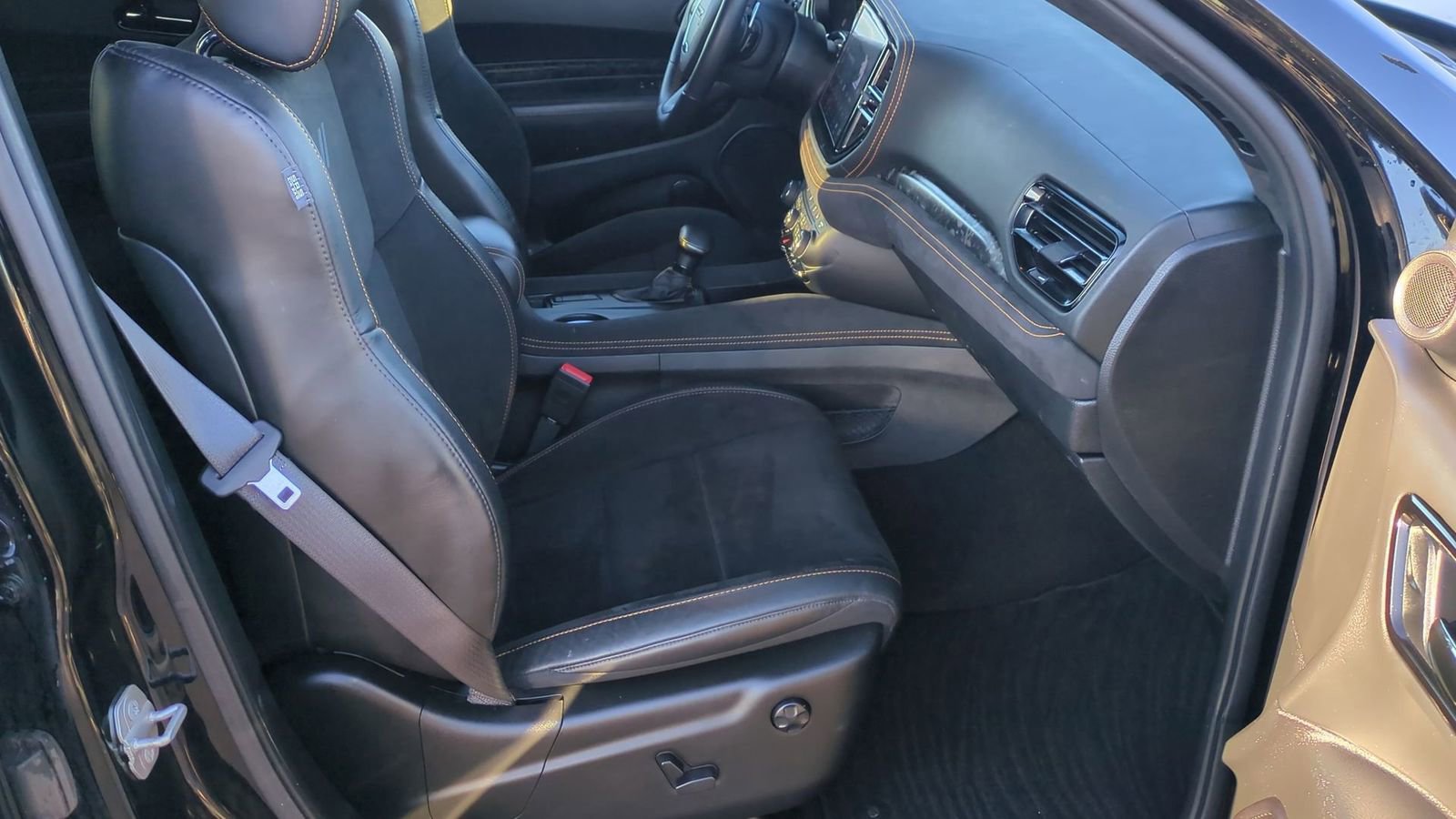 Used 2023 Dodge Durango R/T w/ Hemi Orange Plus Package image 28