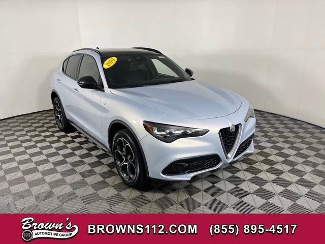 Used 2024 Alfa Romeo Stelvio Ti image 1
