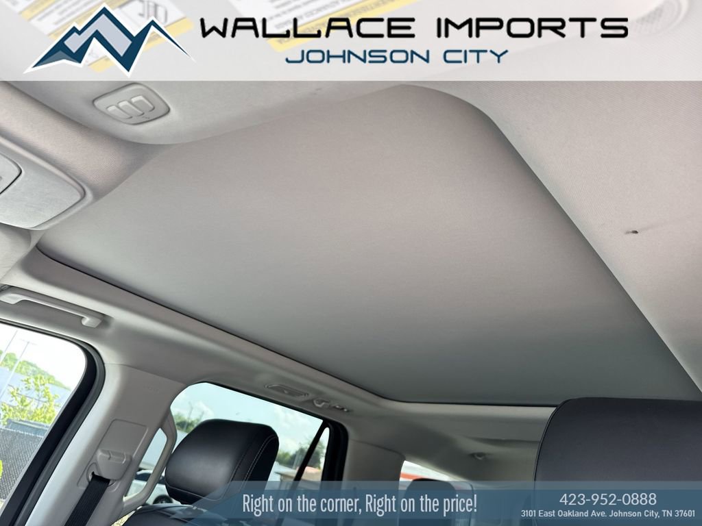 Used 2025 Ford Expedition Platinum AWD/4WD image 14
