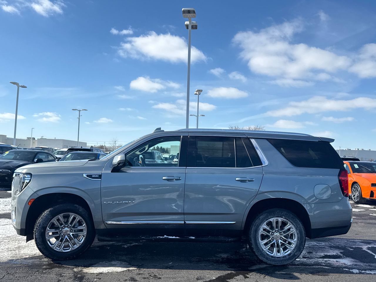 Used 2023 GMC Yukon SLT image 6