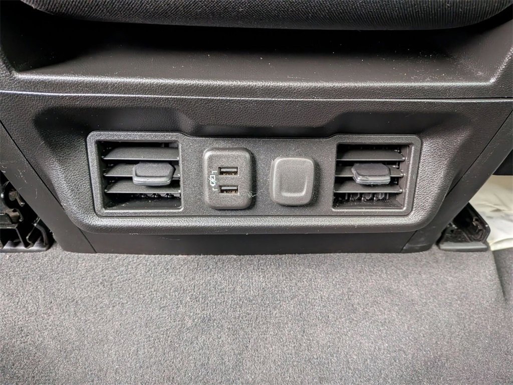 Used 2021 Chevrolet Silverado 1500 LT image 20