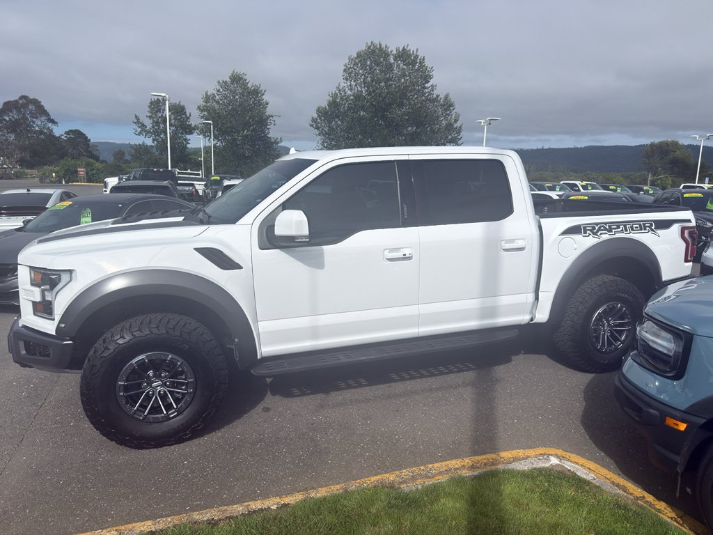Used 2020 Ford F150 Raptor w/ Equipment Group 802A Luxury AWD/4WD image 2