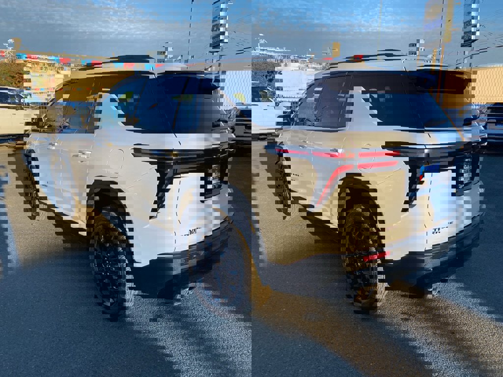 New 2026 Chevrolet Traverse LT w/ Midnight/Sport Edition image 11