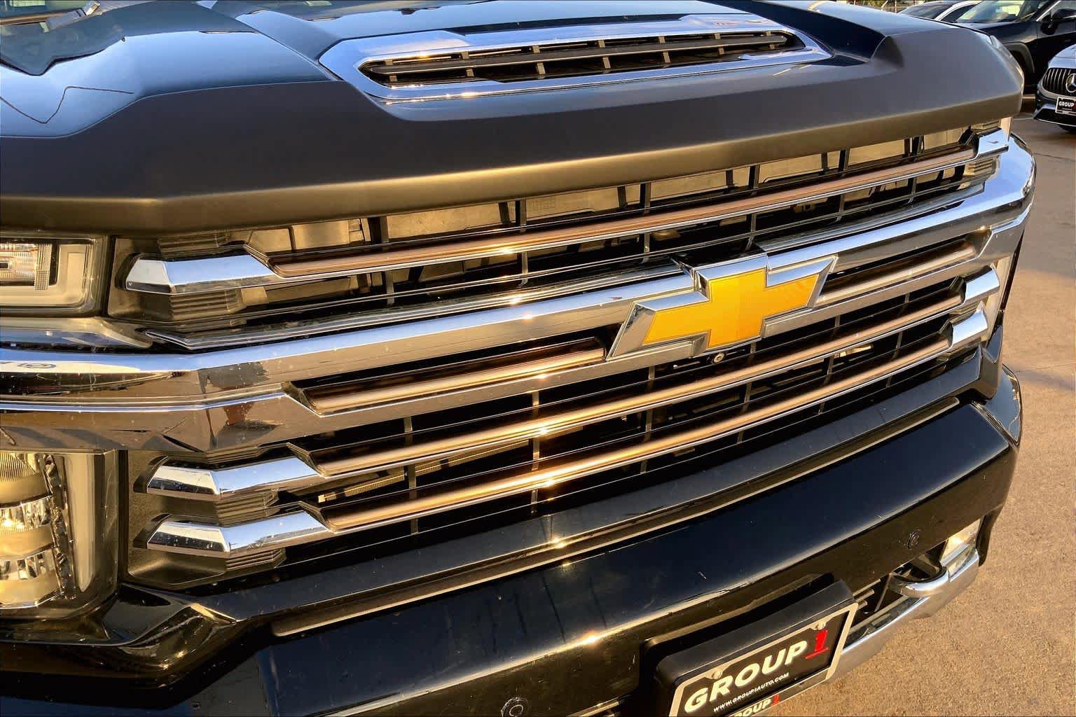 Used 2022 Chevrolet Silverado 3500 High Country w/ Technology Package AWD/4WD image 30