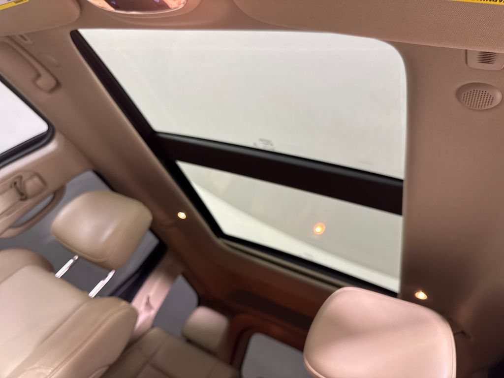 Used 2019 Jeep Grand Cherokee Limited w/ Luxury Group II RWD image 23