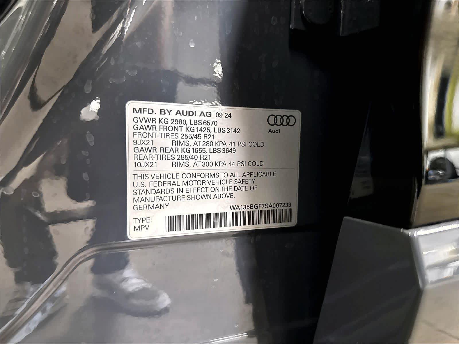 Certified 2025 Audi SQ6 e-tron Prestige w/ Black Edition One AWD/4WD image 35
