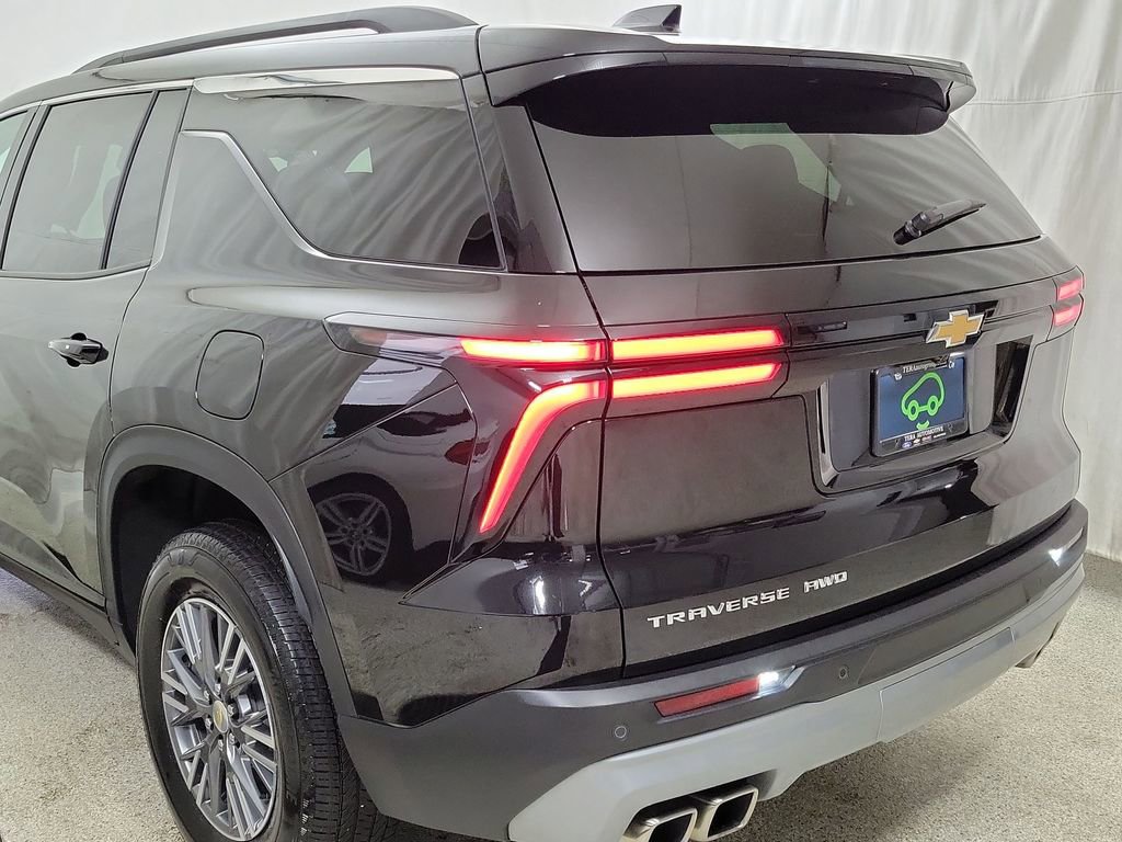 Certified 2025 Chevrolet Traverse LT image 6