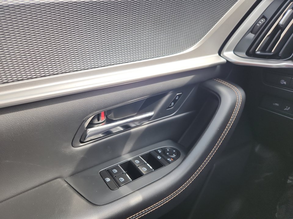 New 2025 MAZDA CX-70 Plug-In Hybrid w/ Premium Plus AWD/4WD image 32