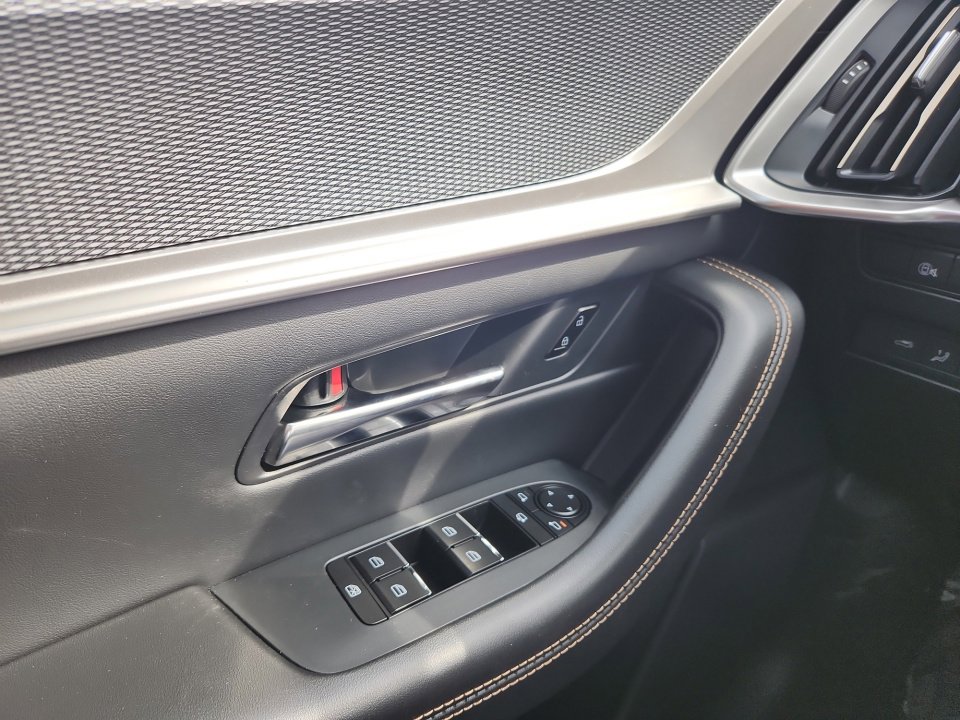 New 2025 MAZDA CX-70 Plug-In Hybrid w/ Premium Plus AWD/4WD image 32