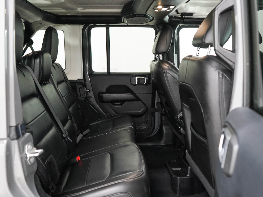Used 2019 Jeep Wrangler Unlimited Sahara AWD/4WD image 12