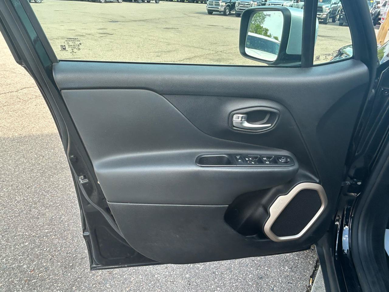 Used 2015 Jeep Renegade Limited AWD/4WD image 14
