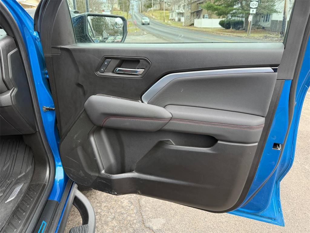 Used 2024 Chevrolet Colorado Z71 w/ Z71 Convenience Package 2 image 38