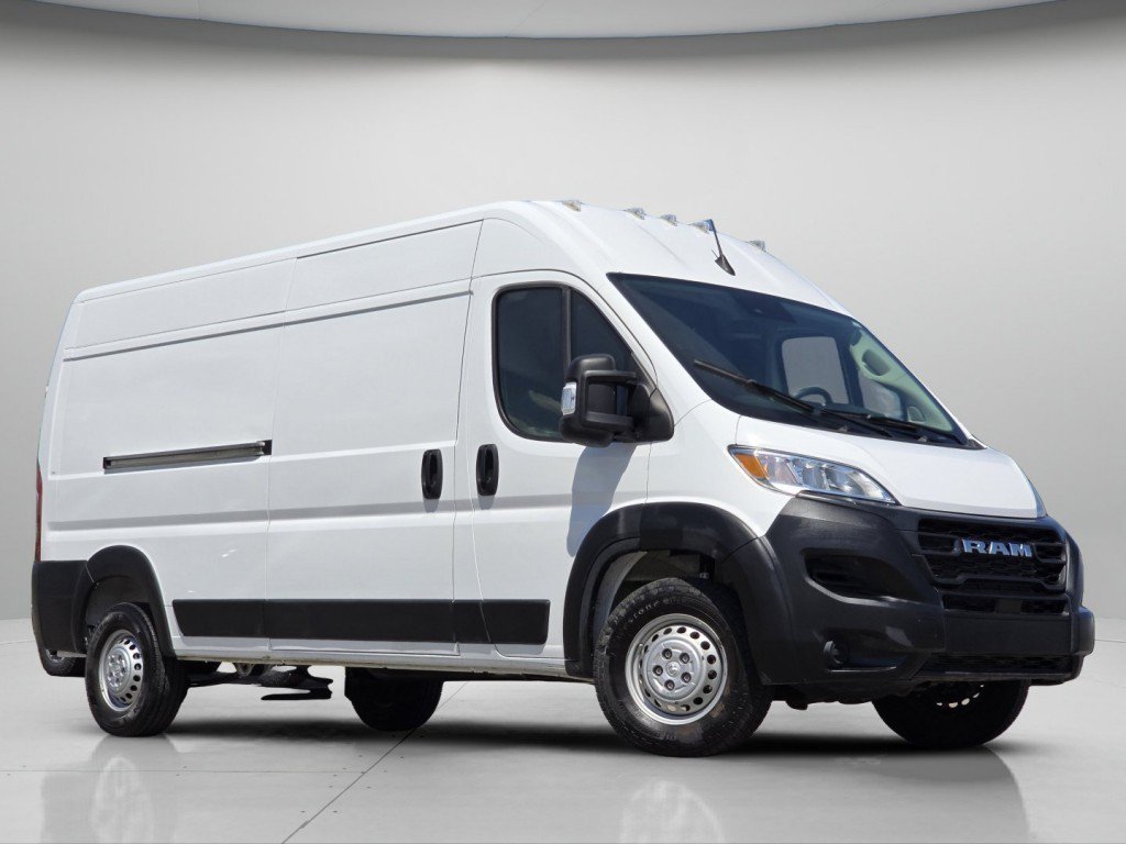 Used 2025 RAM ProMaster 2500 FWD image 2