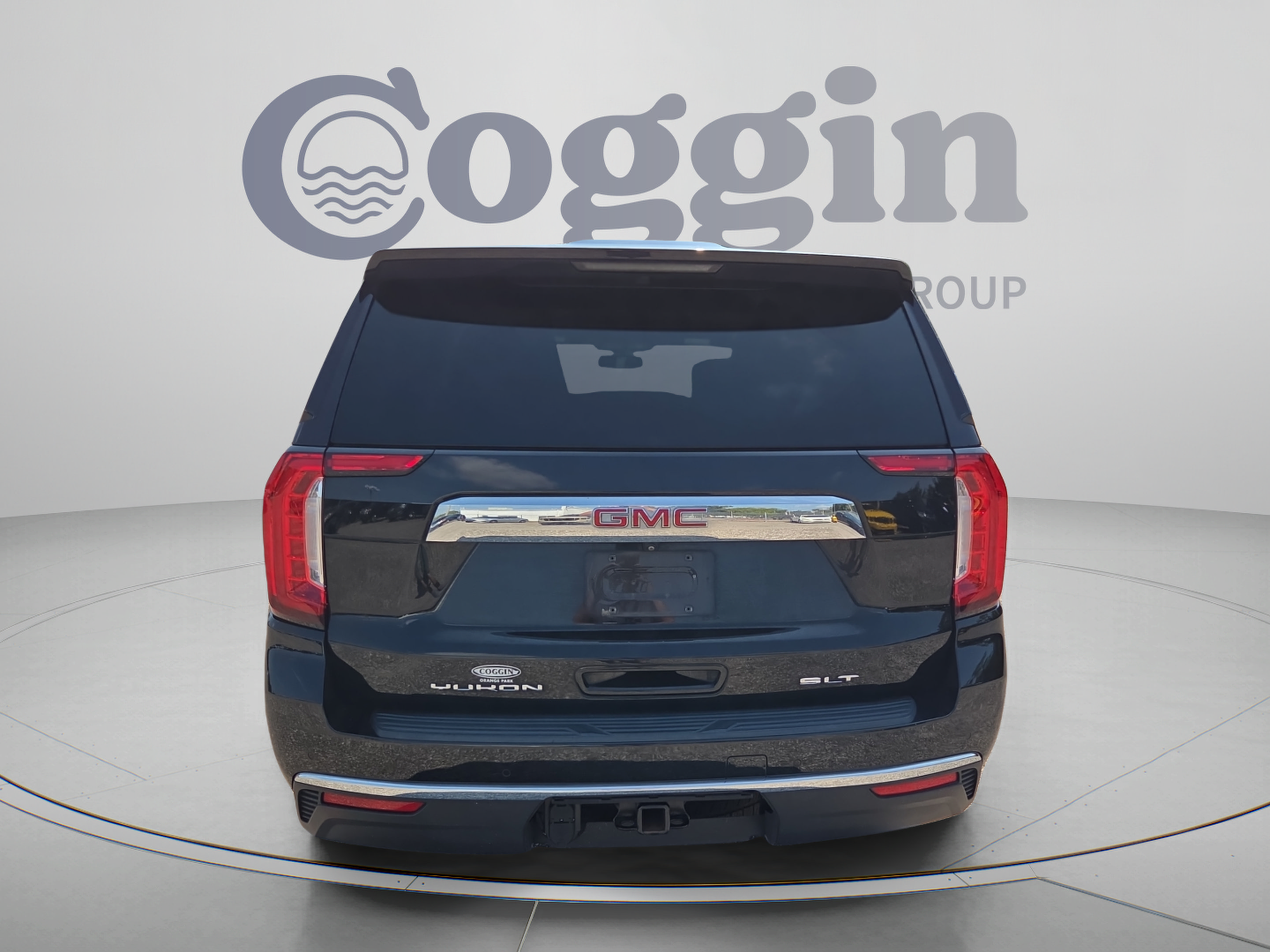 Used 2021 GMC Yukon SLT w/ Rear Media and Nav Package AWD/4WD image 4