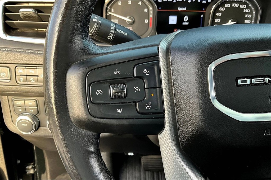 Used 2021 GMC Yukon Denali image 11