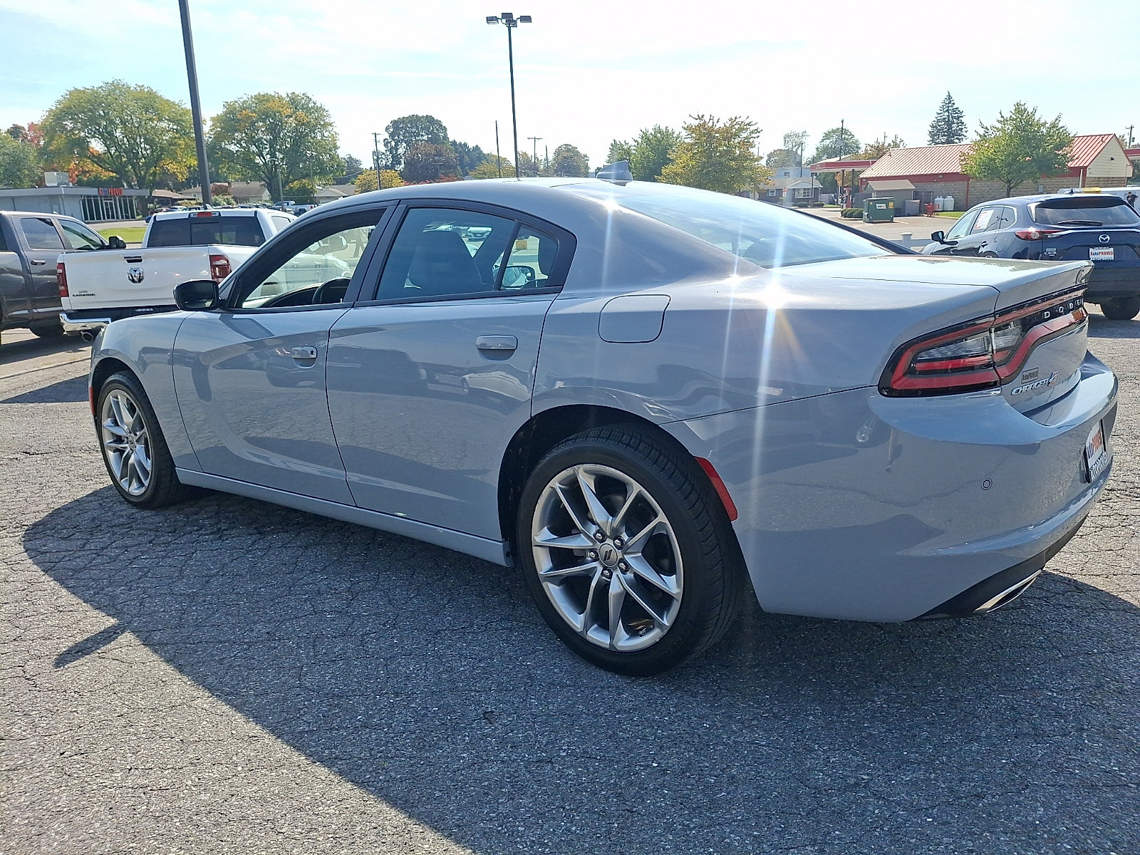 Used 2022 Dodge Charger SXT w/ Plus Group AWD/4WD image 4