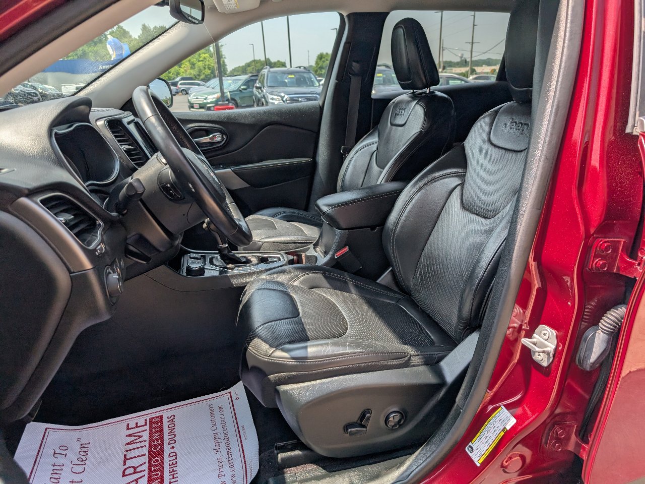 Used 2019 Jeep Cherokee Limited w/ Luxury Group image 9