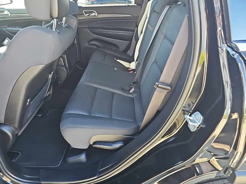 Certified 2021 Jeep Grand Cherokee Laredo AWD/4WD image 14