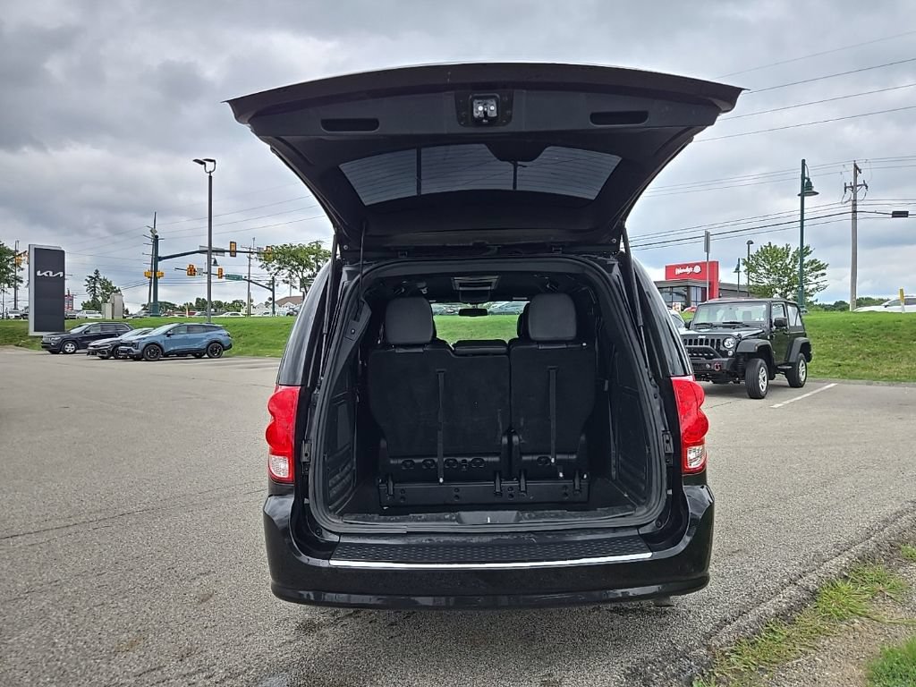 Used 2015 Dodge Grand Caravan R/T w/ Driver Convenience Group FWD image 28