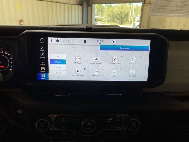 Used 2025 Jeep Wrangler Sport image 40