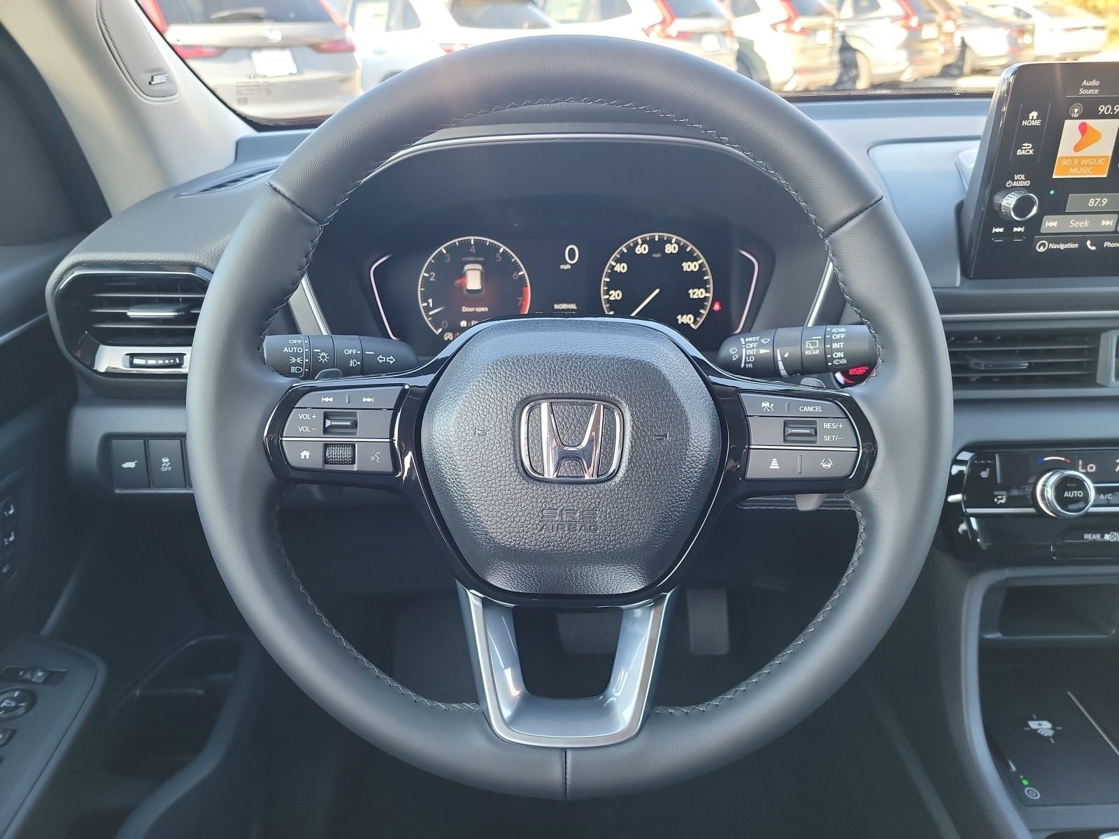 Used 2025 Honda Pilot Touring image 16