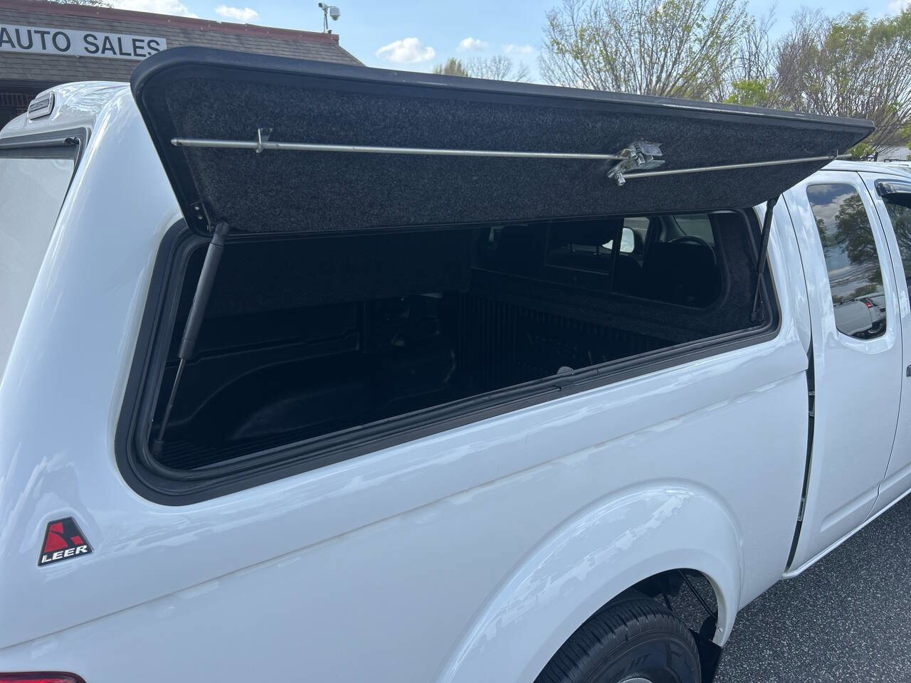 Used 2019 Nissan Frontier SV image 22