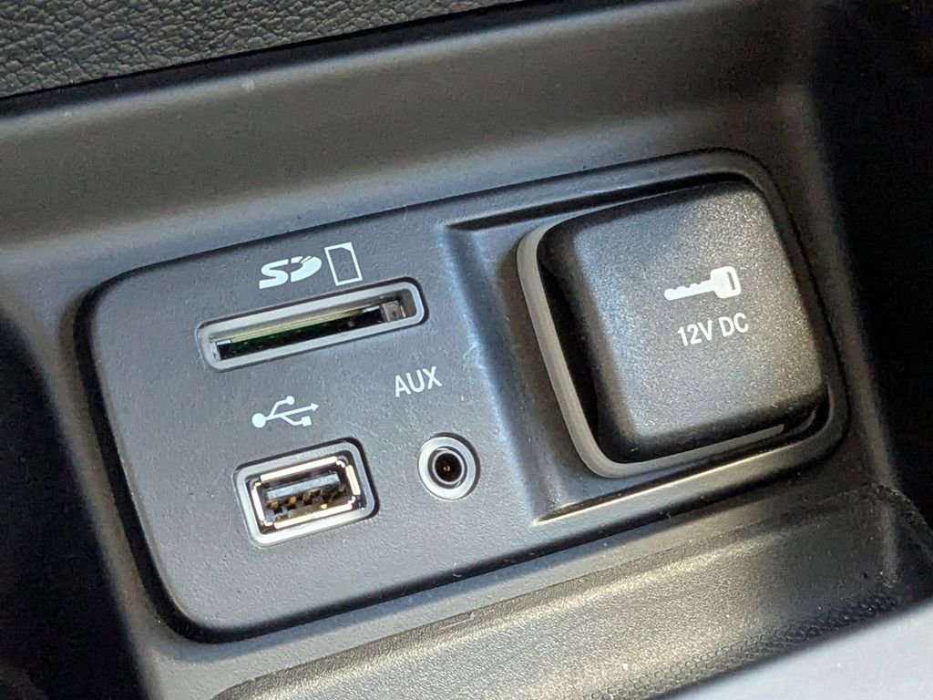 Used 2016 Jeep Cherokee Latitude w/ Comfort/Convenience Group image 25