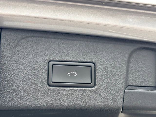 Used 2021 Volkswagen Atlas SEL Premium image 18