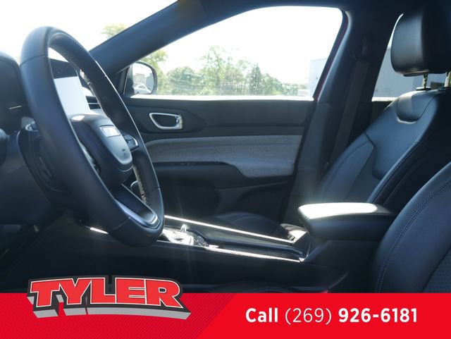 Used 2024 Jeep Compass Latitude AWD/4WD image 36