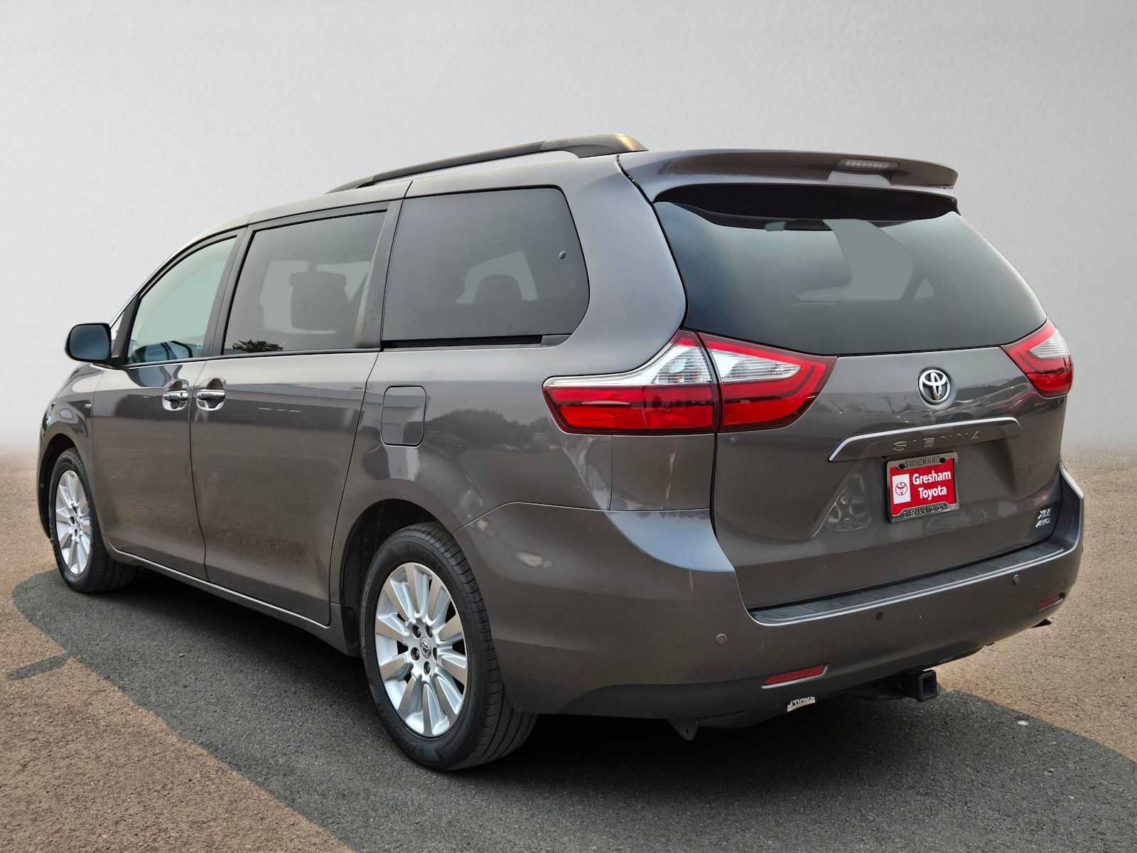 Used 2016 Toyota Sienna XLE Premium AWD/4WD image 5