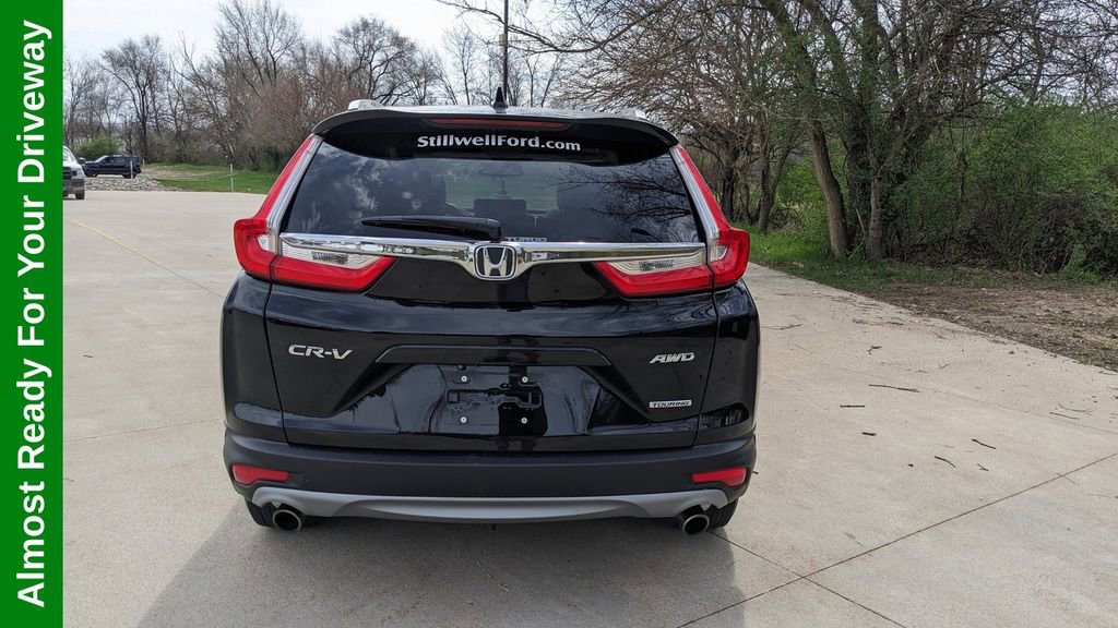 Used 2017 Honda CR-V Touring image 4