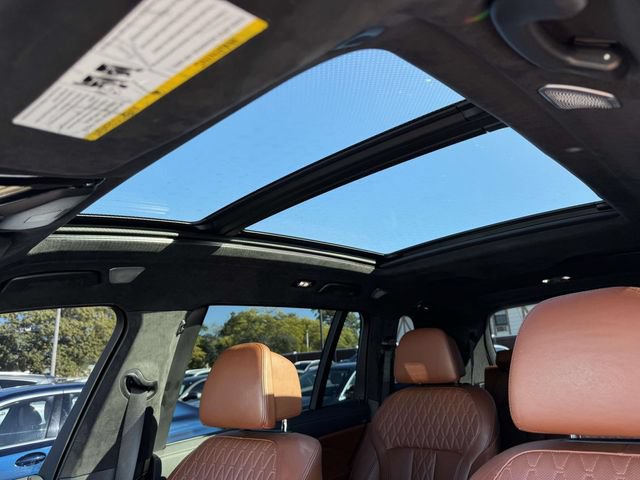 Used 2021 BMW X7 M50i AWD/4WD image 27