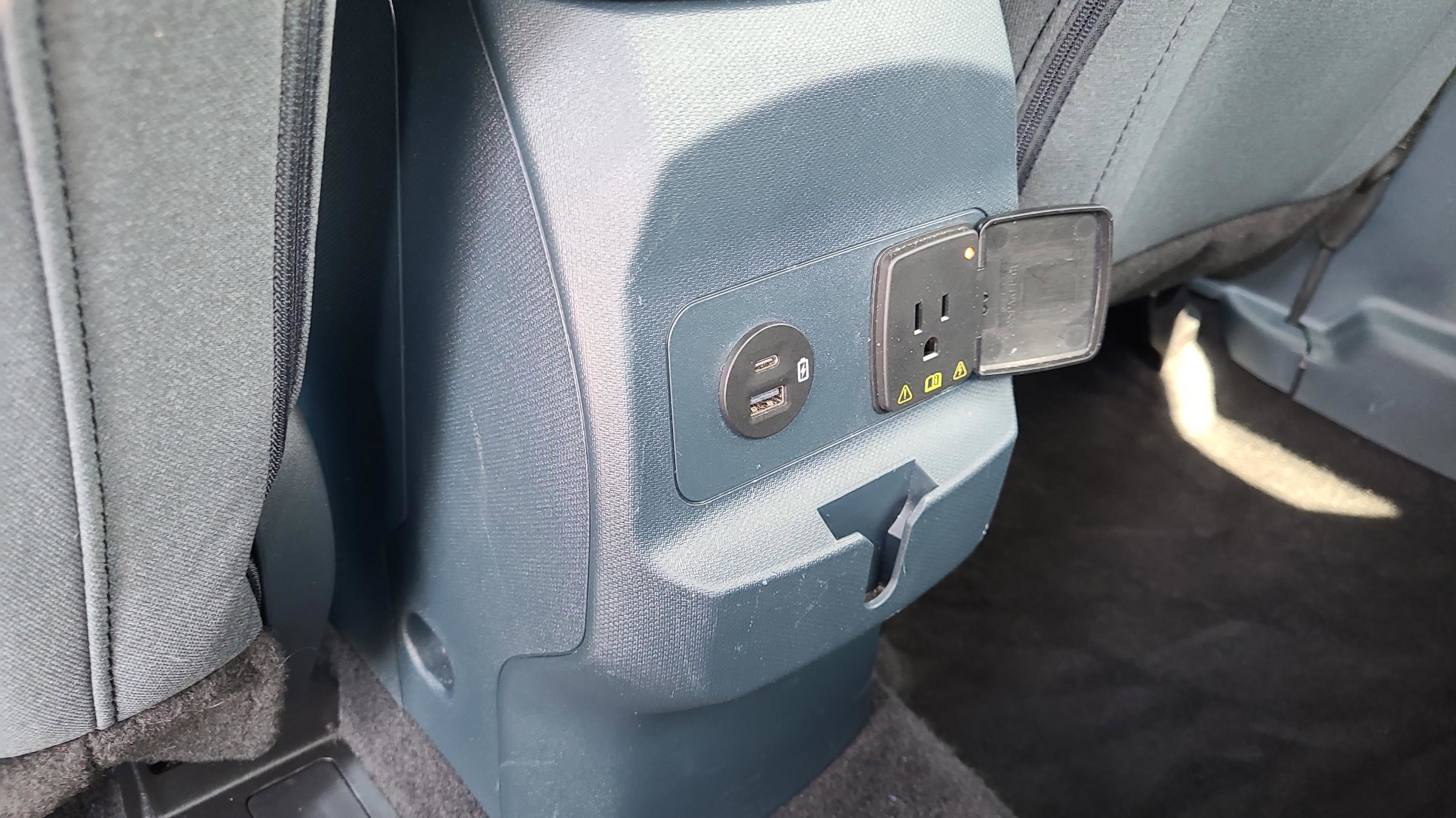 Used 2024 Ford Maverick XLT w/ XLT Luxury Package AWD/4WD image 16