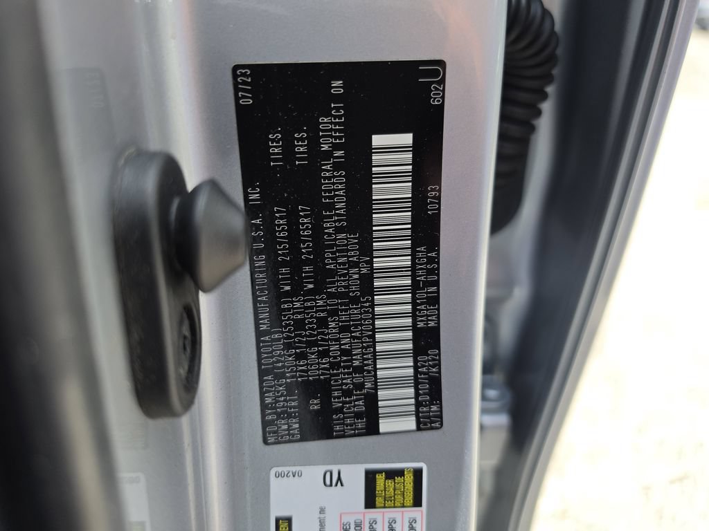 Used 2023 Toyota Corolla Cross LE FWD image 33