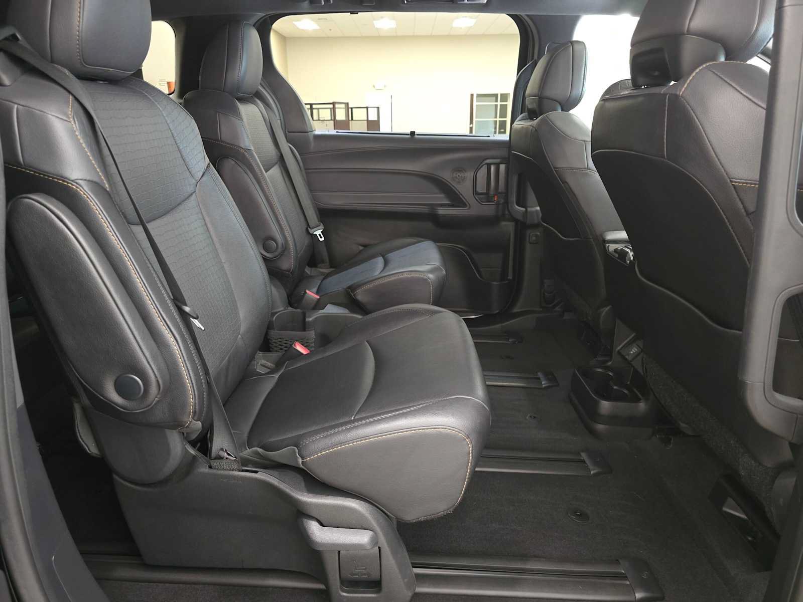 Certified 2024 Toyota Sienna XLE Woodland Edition AWD/4WD image 25