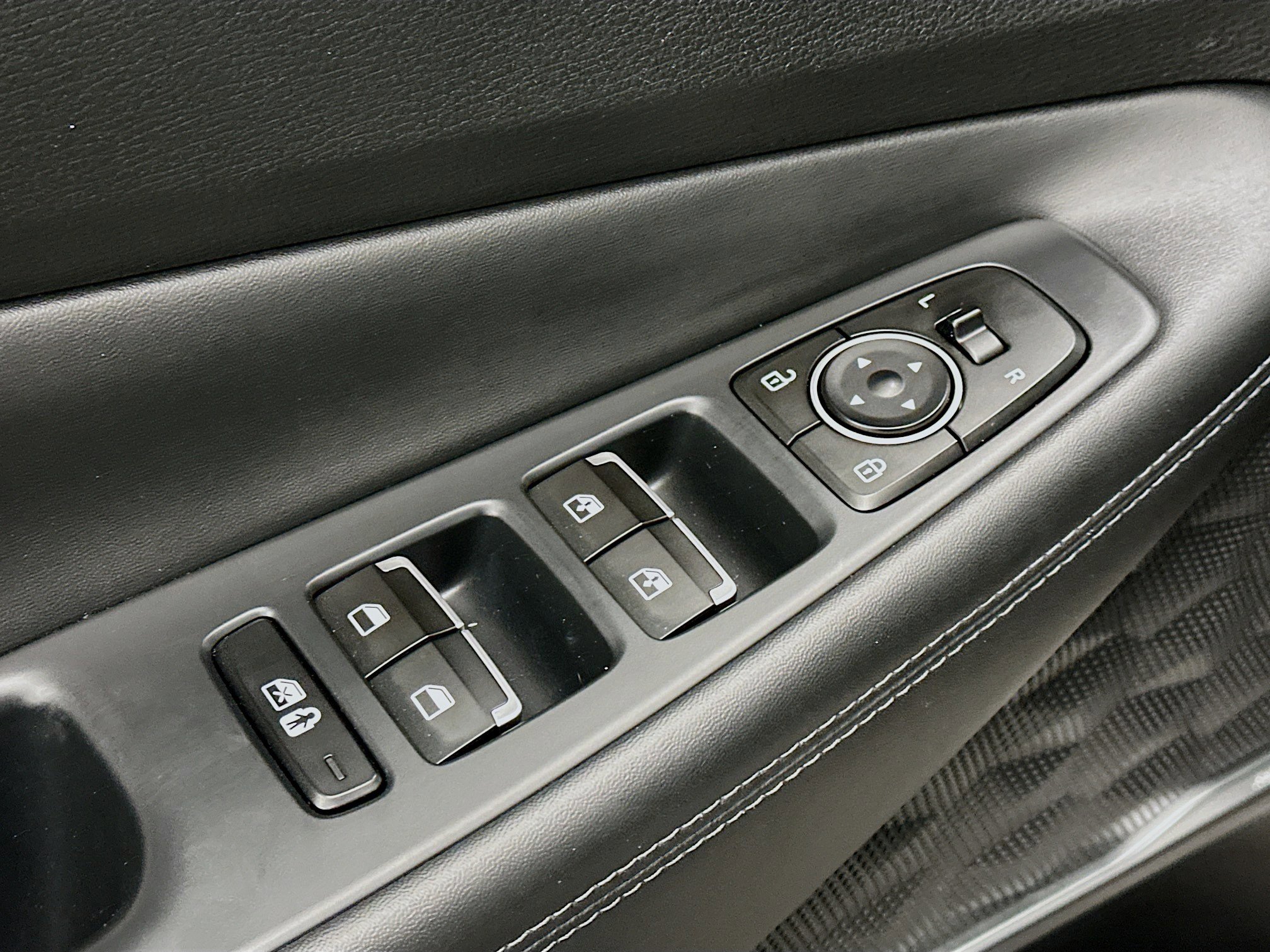 Used 2023 Hyundai Santa Fe SEL Premium image 15