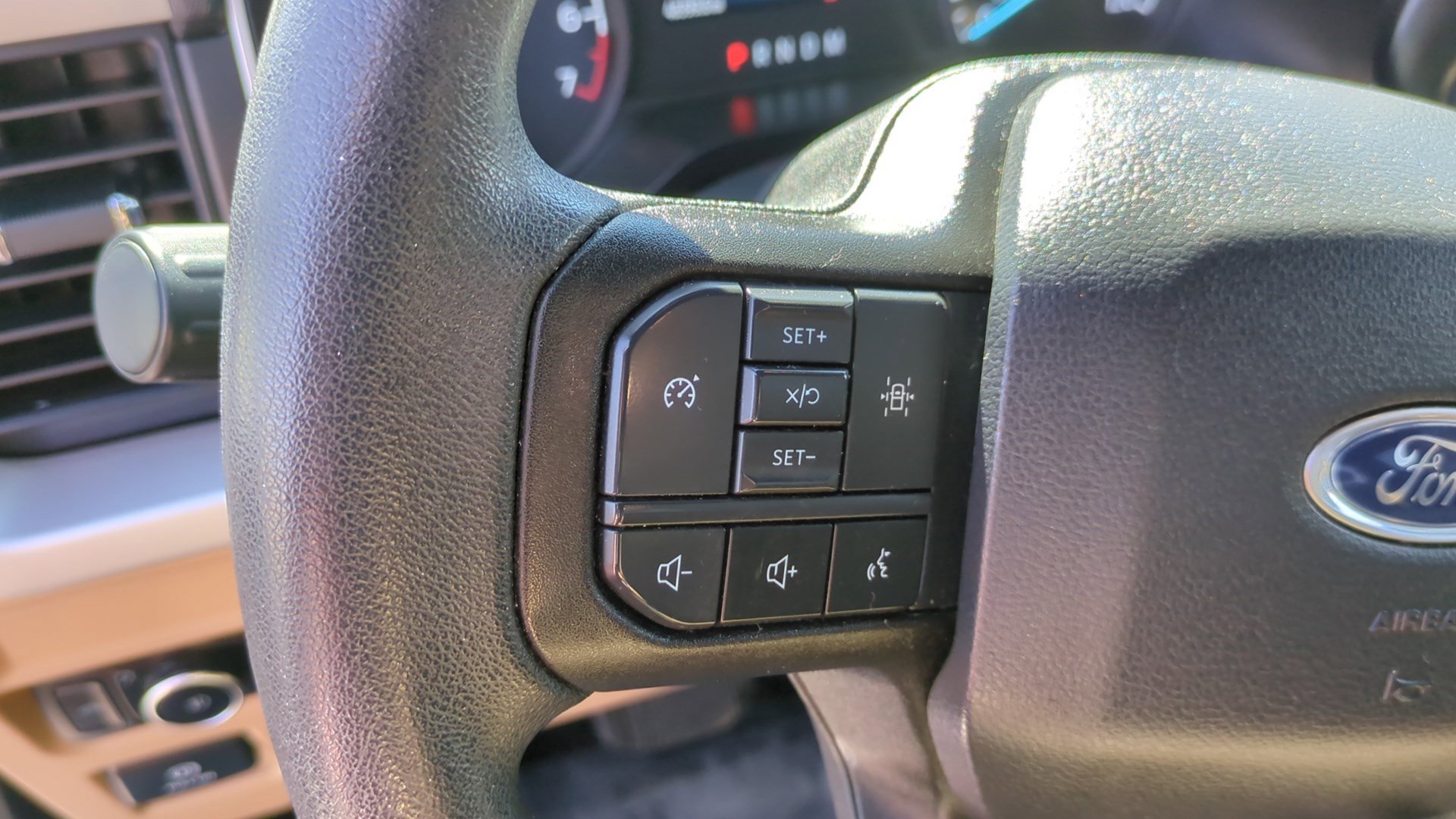 Used 2023 Ford F150 XLT image 17