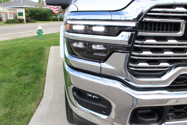 Used 2025 RAM 2500 Limited AWD/4WD image 6