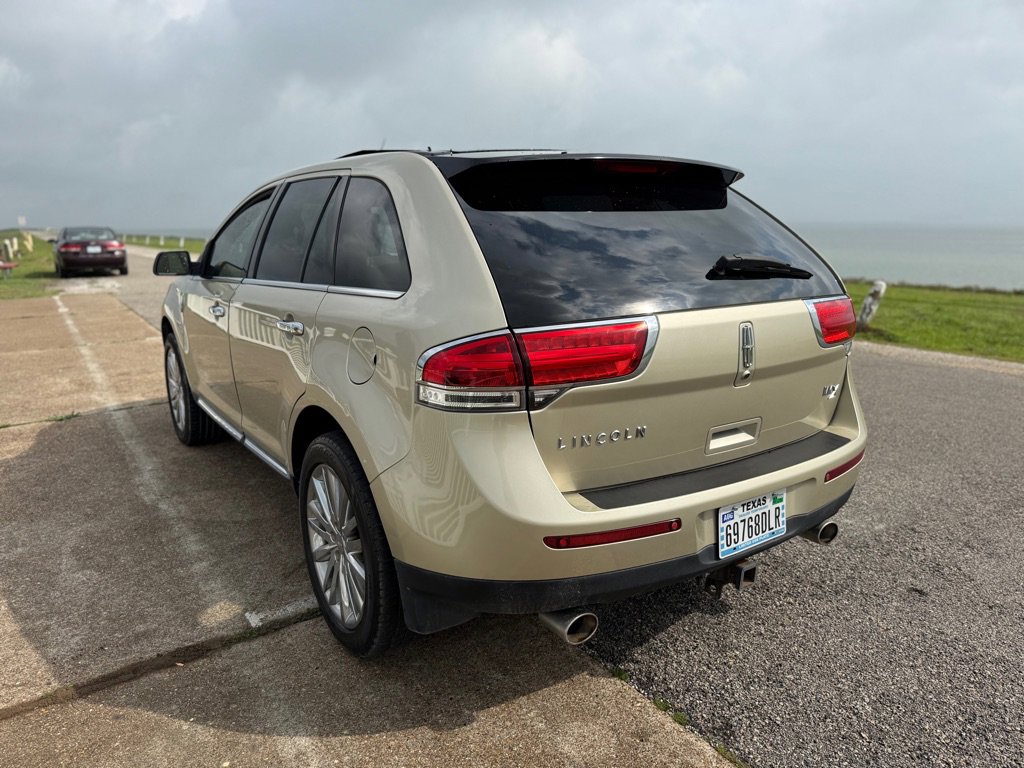 Used 2011 Lincoln MKX 2WD w/ 102A Rapid Spec Order Code image 7