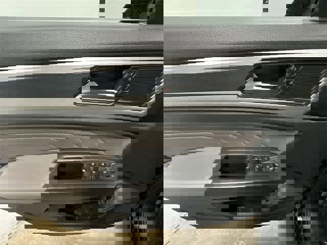 Certified 2022 Volkswagen Atlas Cross Sport SEL R-Line image 21