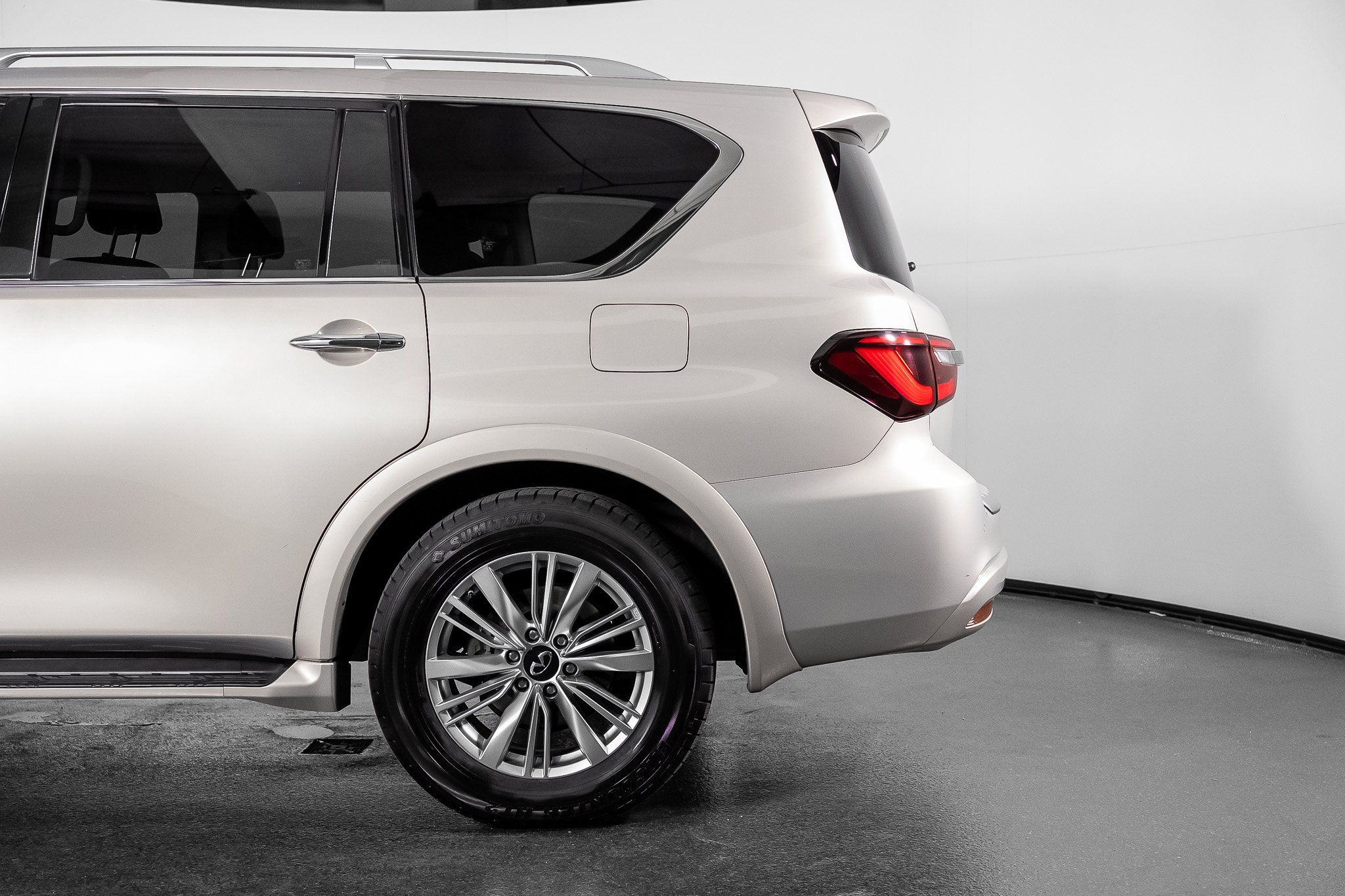 Used 2019 INFINITI QX80 Luxe w/ Proassist Package RWD image 18