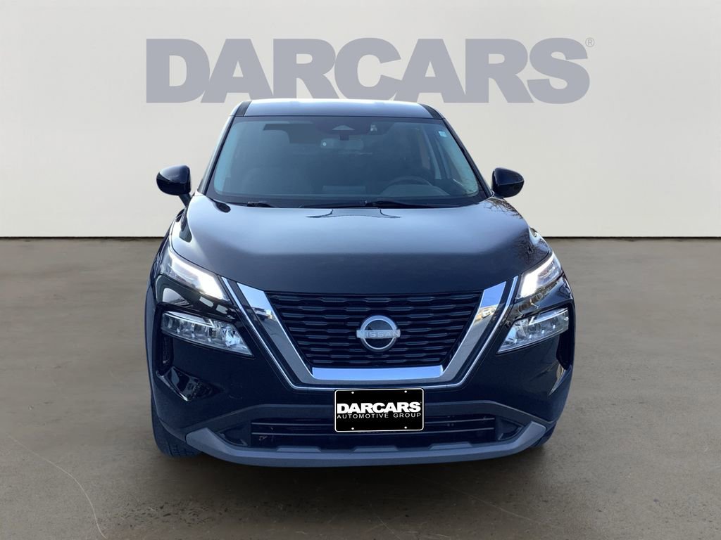 Used 2023 Nissan Rogue SV image 2