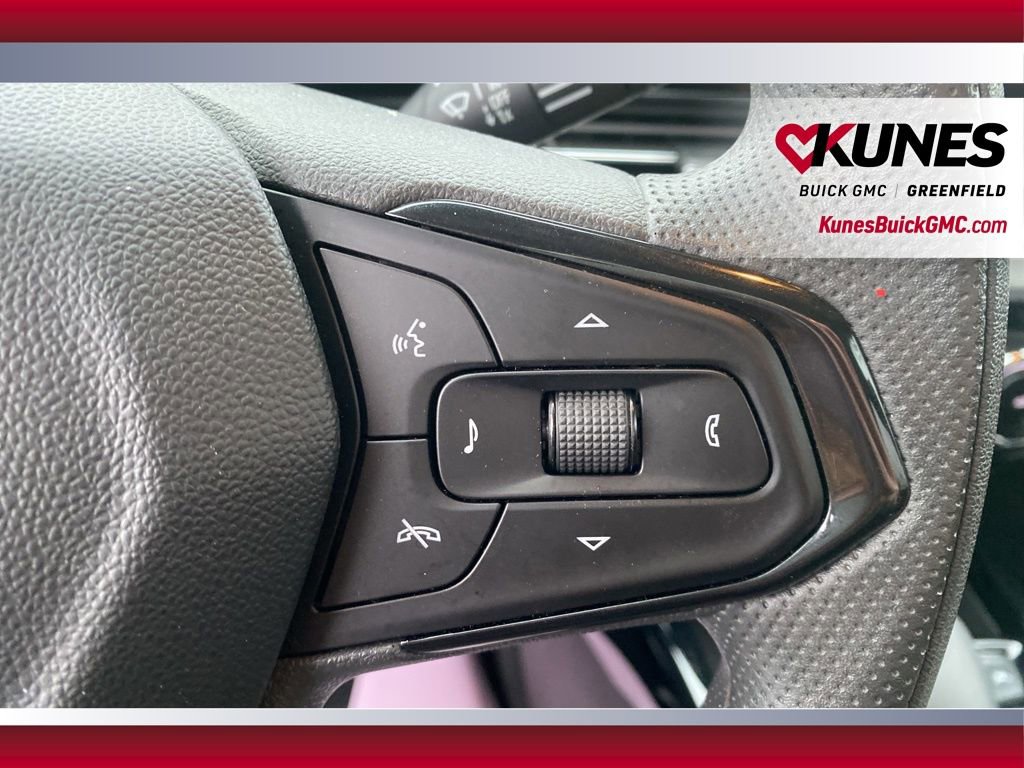 Used 2025 Chevrolet Trax LT image 17