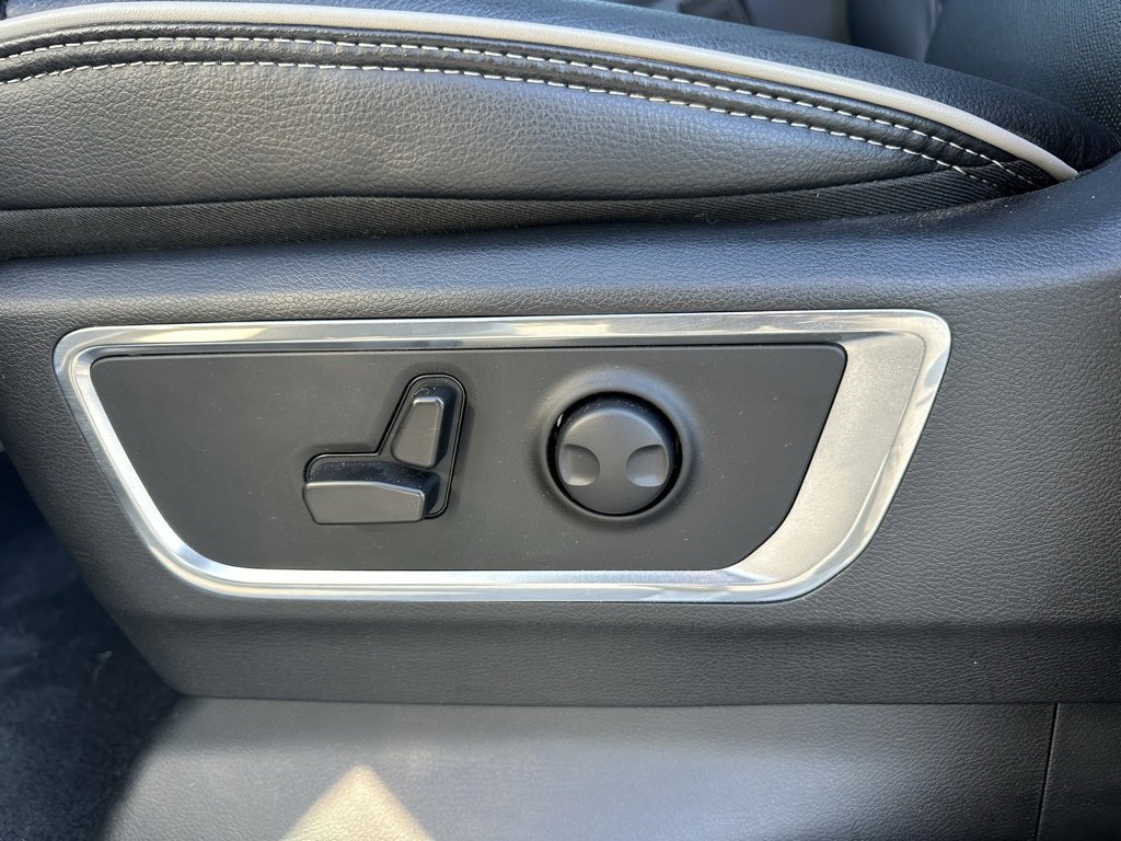 Used 2025 RAM 1500 Laramie w/ Night Edition image 11