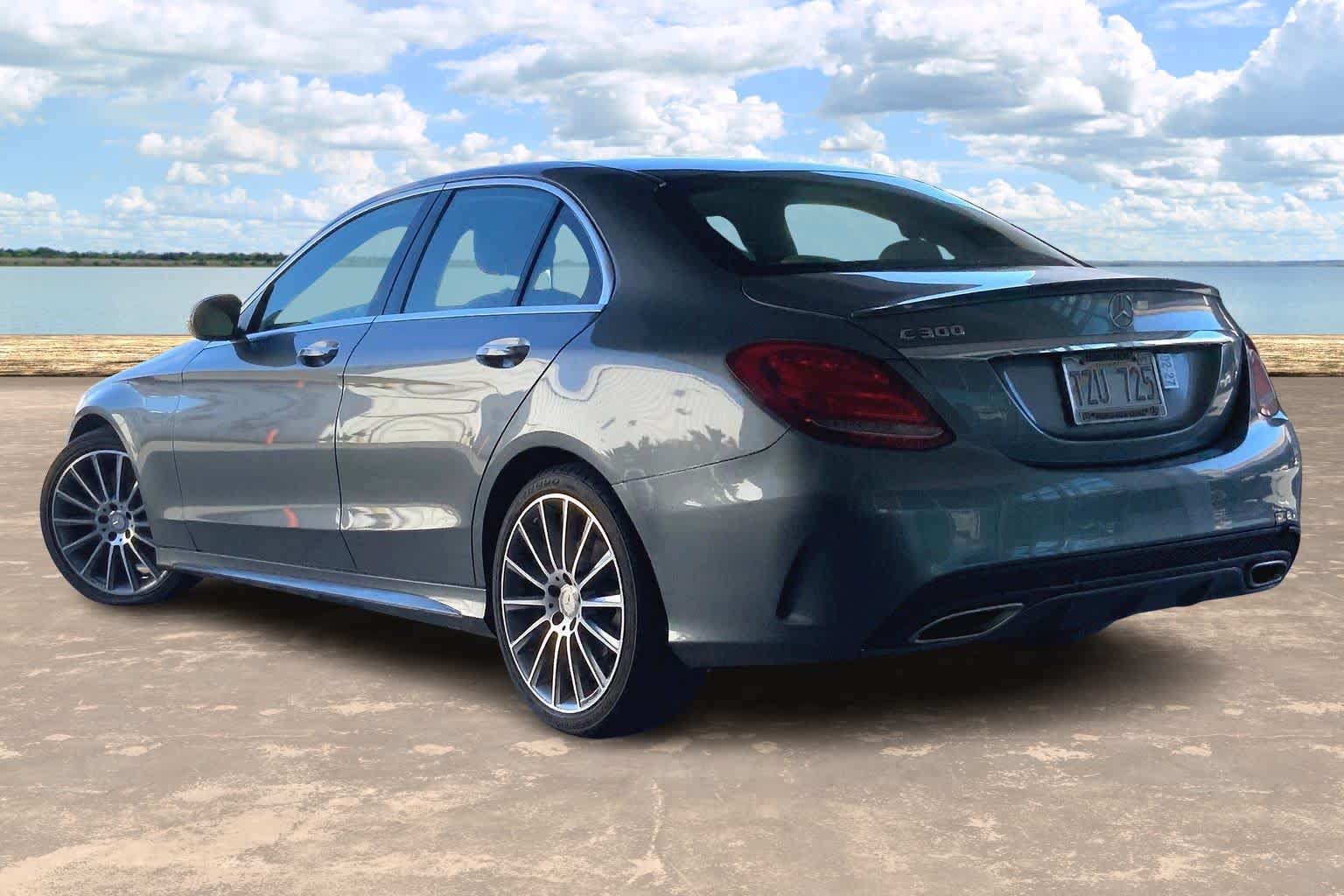 Used 2017 Mercedes-Benz C 300 Sedan image 4