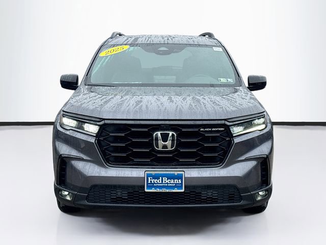 Certified 2025 Honda Pilot Black Edition image 2