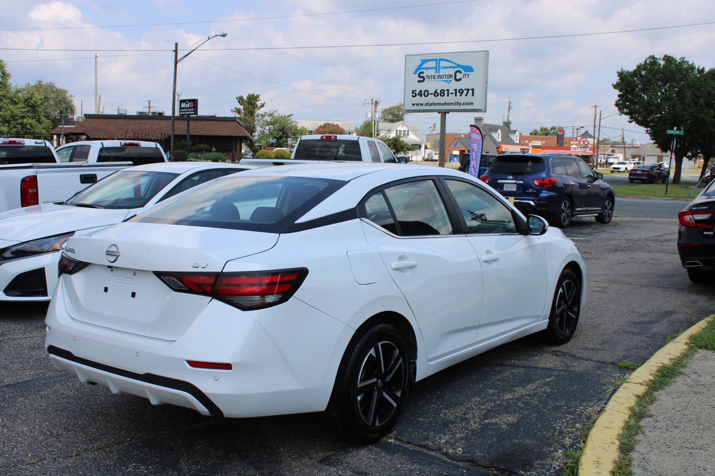 Used 2024 Nissan Sentra SV FWD image 5